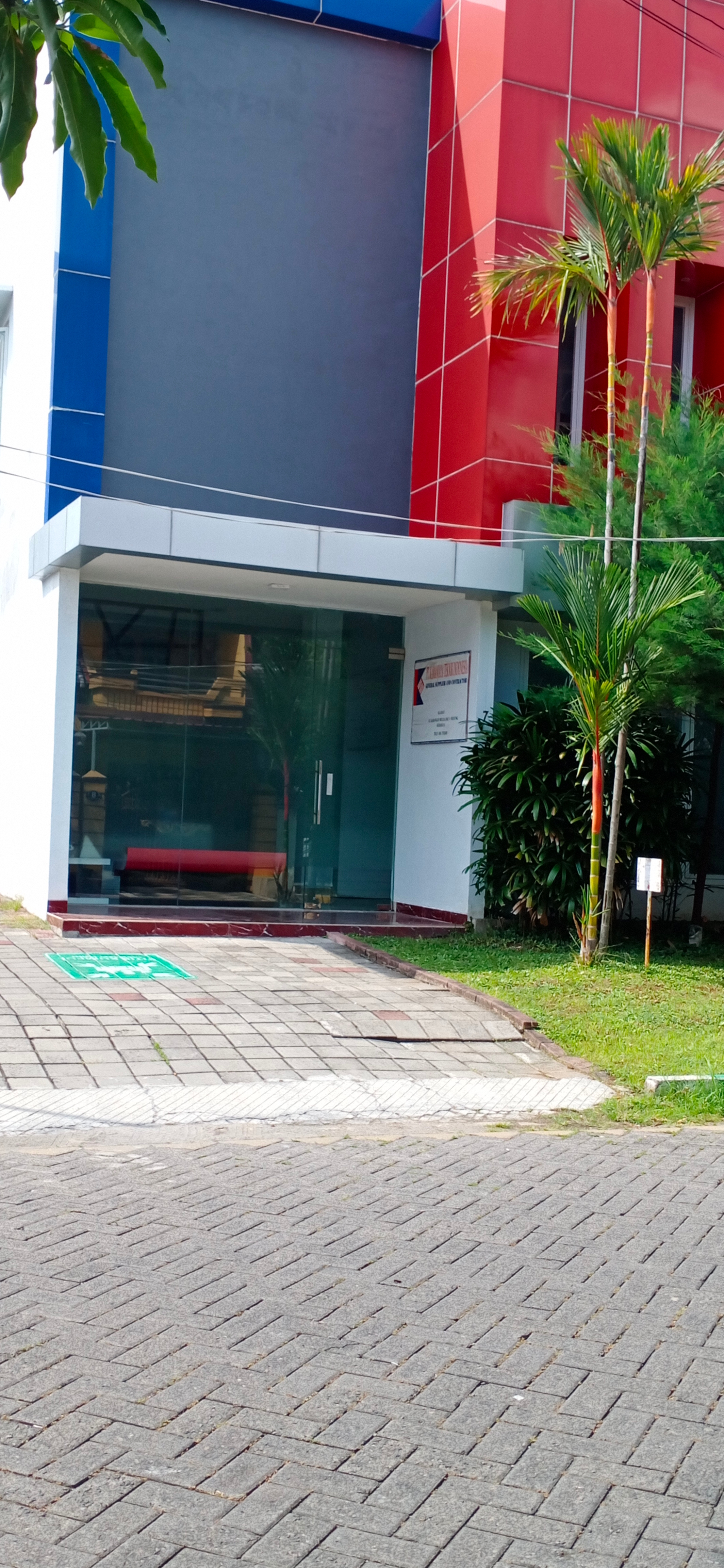 Office Tampak Depan